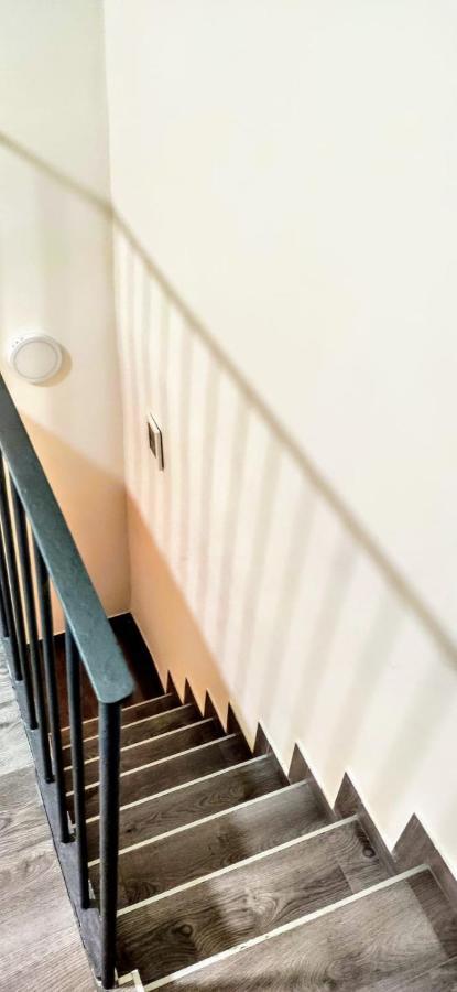 Napoli Pop Chiaia Apartment Bagian luar foto