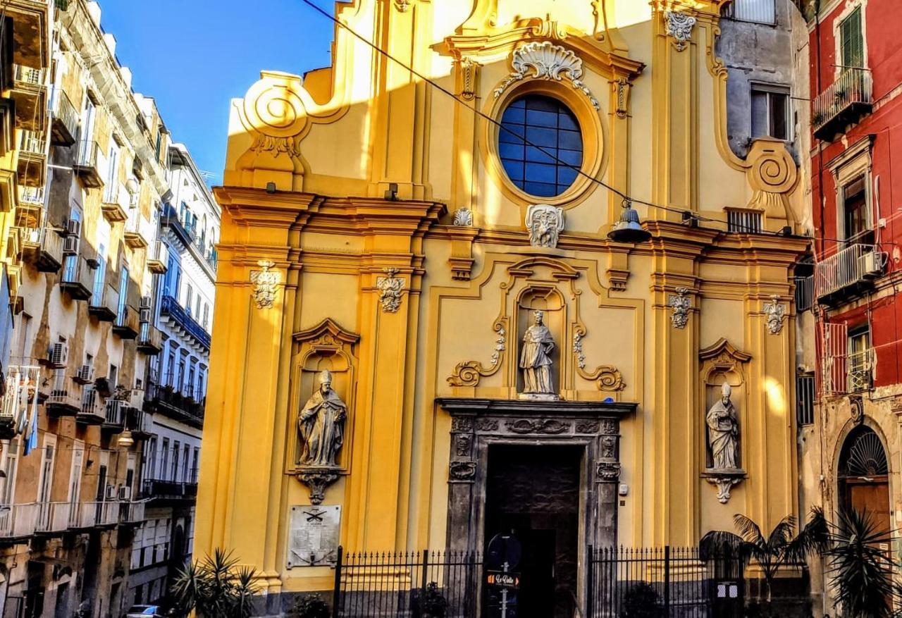 Napoli Pop Chiaia Apartment Bagian luar foto