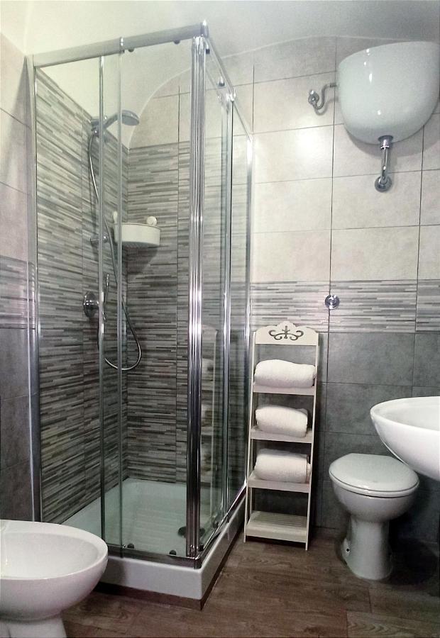 Napoli Pop Chiaia Apartment Bagian luar foto