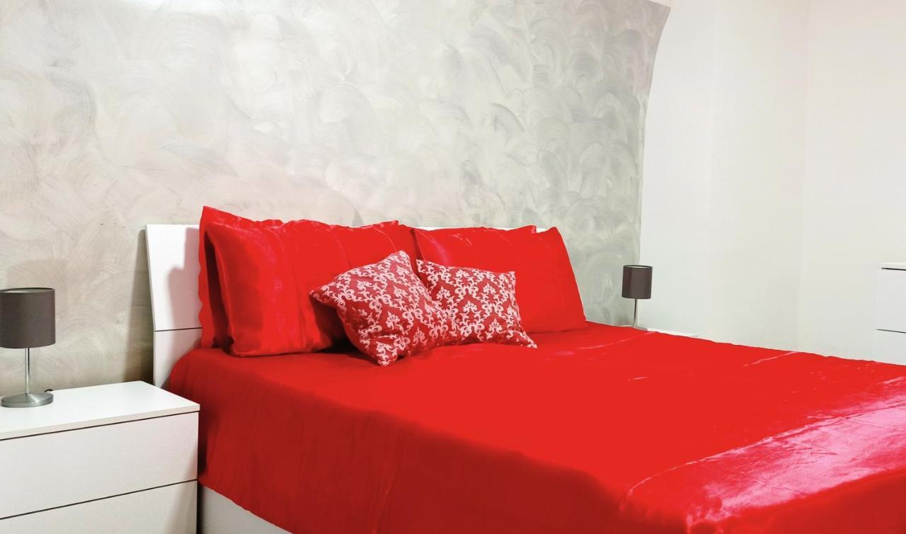 Napoli Pop Chiaia Apartment Bagian luar foto