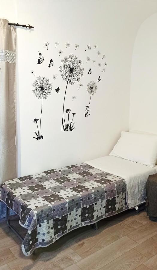 Napoli Pop Chiaia Apartment Bagian luar foto