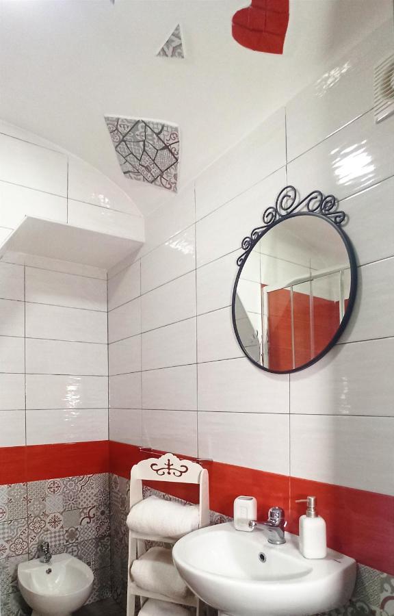 Napoli Pop Chiaia Apartment Bagian luar foto