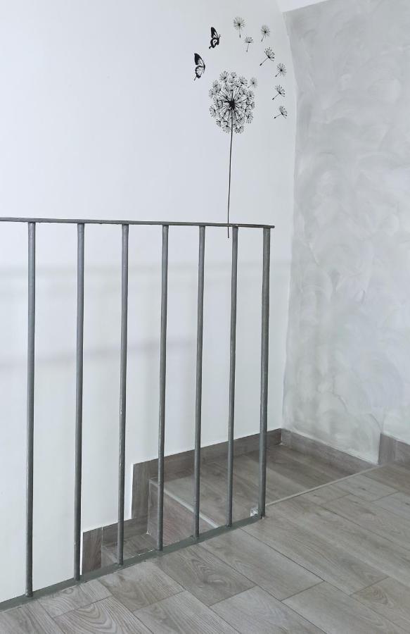 Napoli Pop Chiaia Apartment Bagian luar foto