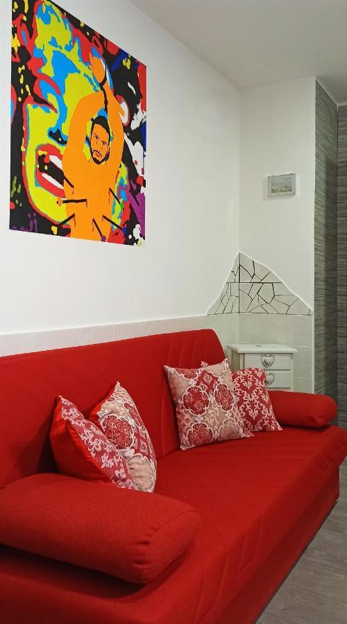 Napoli Pop Chiaia Apartment Bagian luar foto