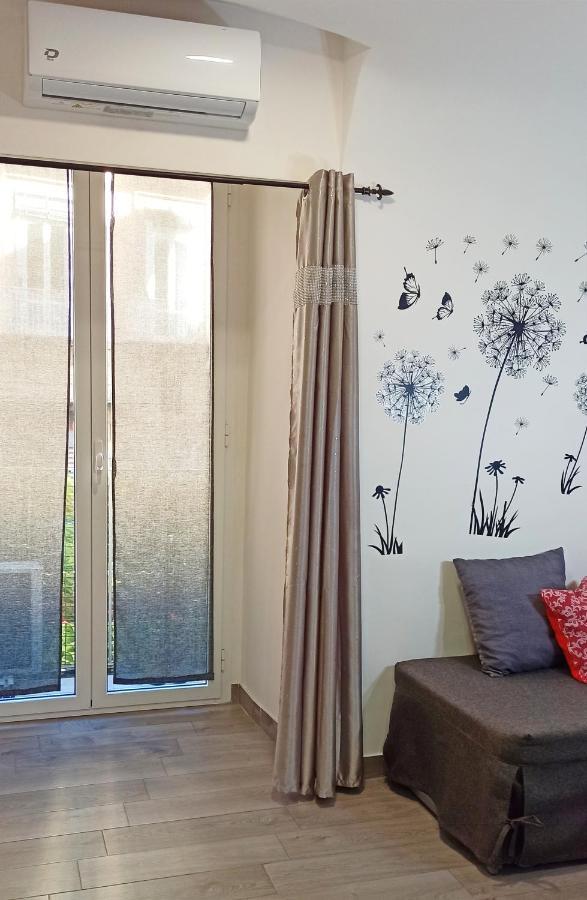 Napoli Pop Chiaia Apartment Bagian luar foto