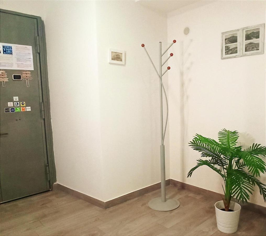 Napoli Pop Chiaia Apartment Bagian luar foto
