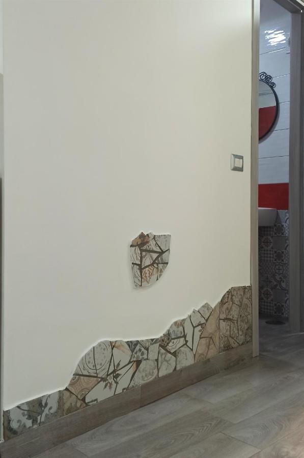 Napoli Pop Chiaia Apartment Bagian luar foto